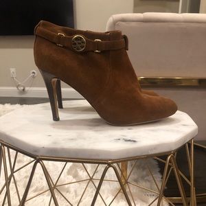 COACH BOOTIES